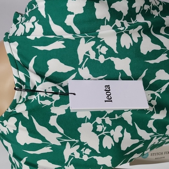 LEOTA Felicity Sleeveless Ruffle Perfect Wrap - Picture 9 of 12